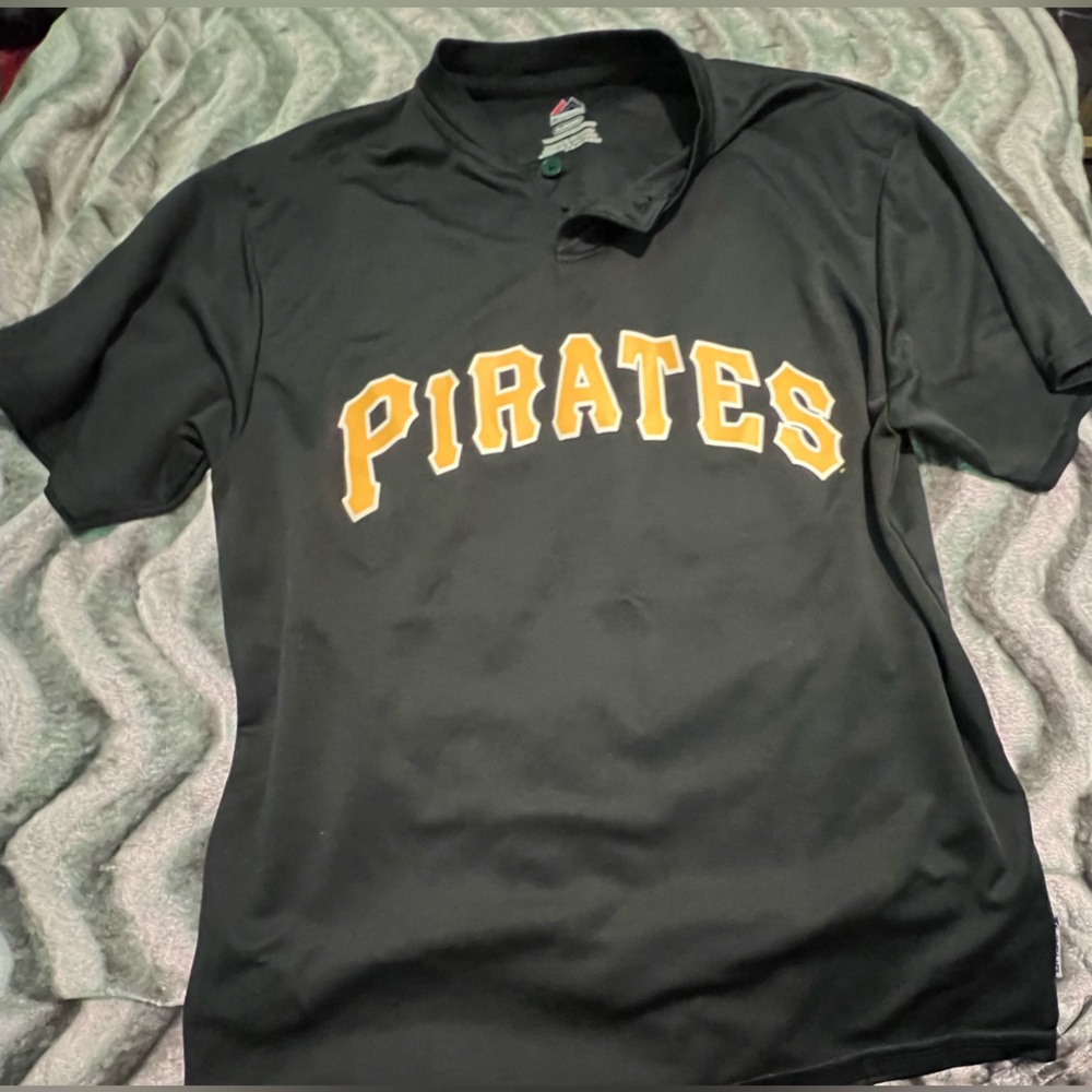 Pirates sport shirt